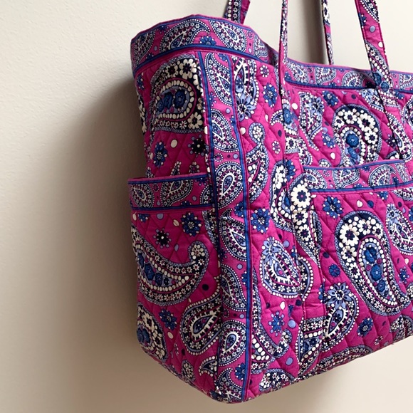Vera Bradley Handbags - Vera Bradley Boysenberry Get Carried Away tote